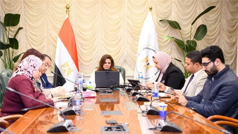 وزيرة الهجرة تعقد لقاء مع رموز وأعضاء الجاليات المصرية في منطقة القرن الإفريقي 