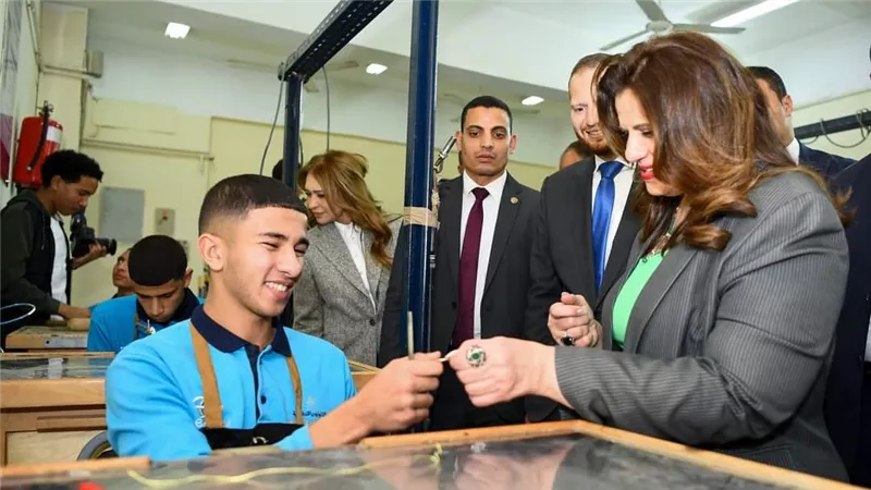 وزيرة الهجرة تزور مدرسة إيجيبت جولد للتكنولوجيا التطبيقية بمدينة العبور