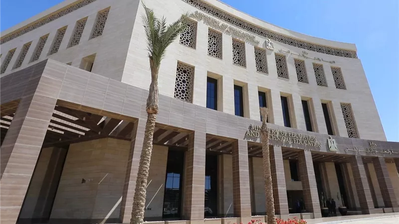 وزير التربية والتعليم يطمئن خلال اتصال هاتفي بمحافظ الوادي الجديد على الحالة الصحية للطلاب المصابين في حادث السيرك   