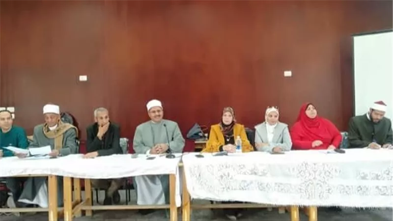 أزهر السويس يجتمع بـ شيوخ المعاهد بالمحافظة  لمناقشة سير الدراسة