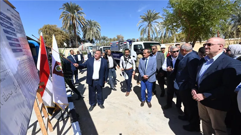 وزير الإسكان ومحافظ الوادى الجديد يتفقدان محطة مياه 30 يونيو بطاقة 4800 م3 يومياً لخدمة 8 آلاف نسمة