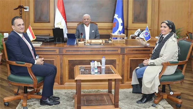 محافظ السويس يستقبل رئيس وأمين عام جامعة الجلالة