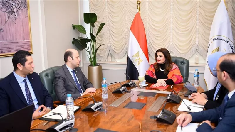 وزيرة الهجرة تتابع جهود إطلاق منصة التسوق الإلكترونية للمصريين بالخارج
