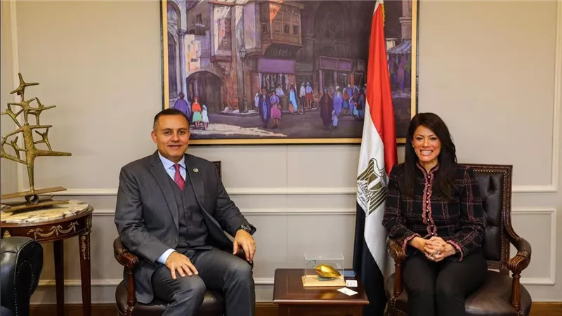 وزيرة التعاون الدولي تلتقي السفير القطري بالقاهرة لمناقشة تعزيز التعاون المشترك والجهود التنموية بين البلدين