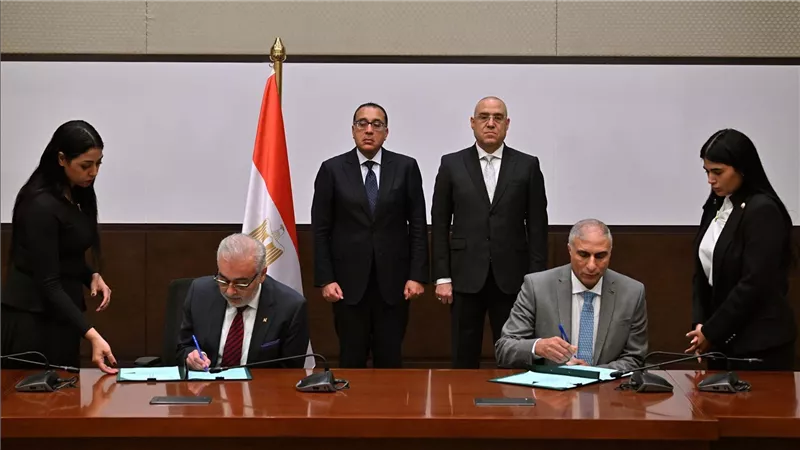 توقيع عقد تخصيص أرض مشروع طبي تعليمي عمراني متكامل بمدينة الشروق باستثمارات 300 مليون دولار