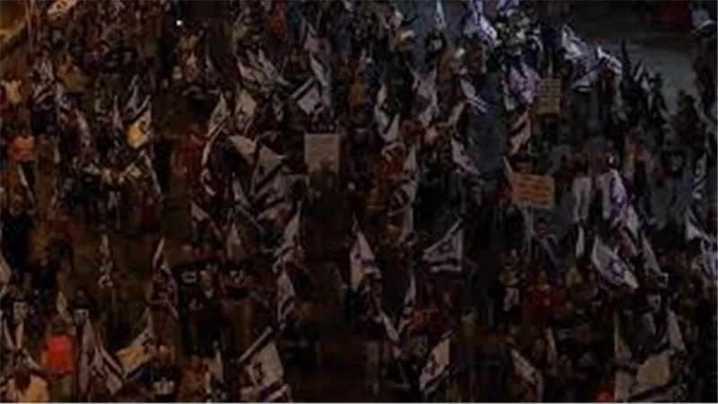 مواجهات بتل أبيب بين الشرطة الإسرائيلية ومحتجين ضد حكومة نتنياهو