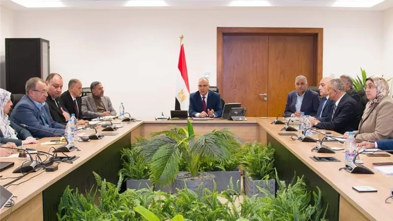 سويلم يتابع إستعدادات أجهزة الوزارة حول تطوير منظومة توزيع المياه