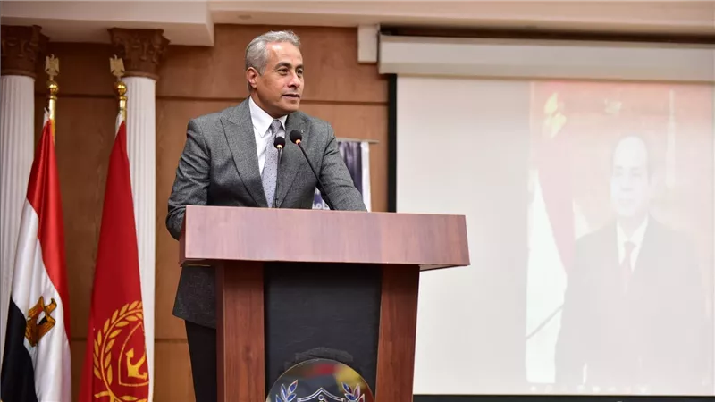 وزير العمل: الوزارة مستمرة في تنفيذ خطتها لدمج ذوي الهمم في سوق العمل 