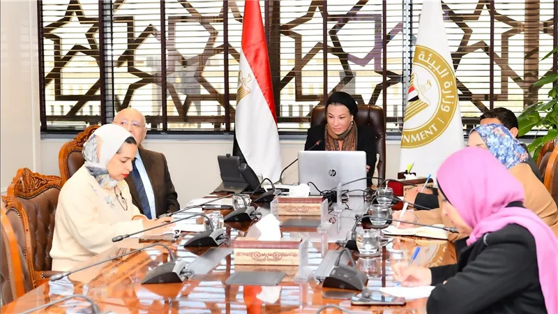 وزيرة البيئة تعقد اجتماعاً مع الأمين العام للهيئة الإقليمية للمحافظة على بيئة البحر الأحمر وخليج عدن