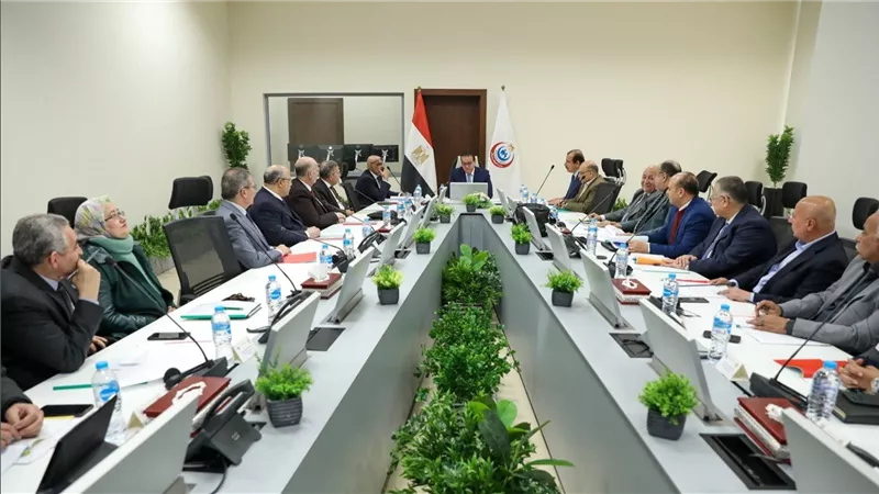 وزير الصحة يوجه بإعداد دراسة لتطوير ورفع كفاءة مستشفى رأس الحكمة المركزي 