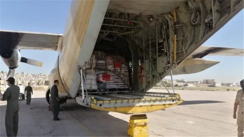 المتحدث العسكرى: مصر والأردن والإمارات وفرنسا وقطر يسقطون مساعدات على غزة