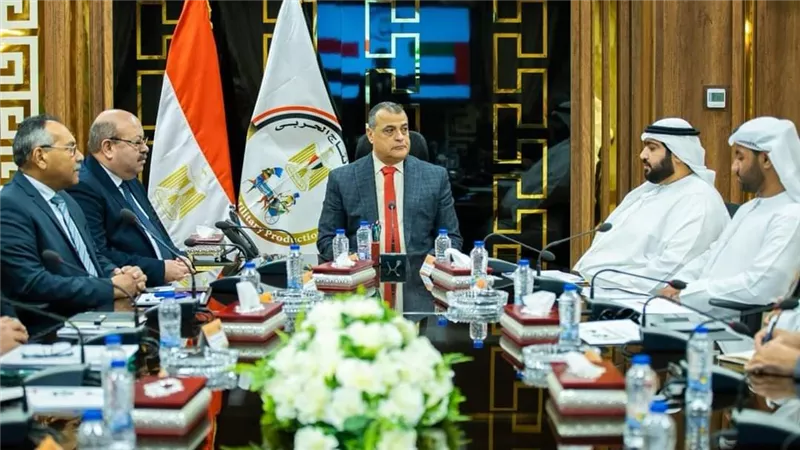 وزير الدولة للإنتاج الحربي يستقبل ممثلي مجموعة 