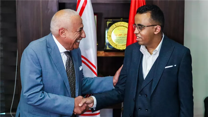 تحقيق حلمه.. حسين لبيب يستقبل عبد الرحمن مصطفى ويمنحه عضوية الزمالك