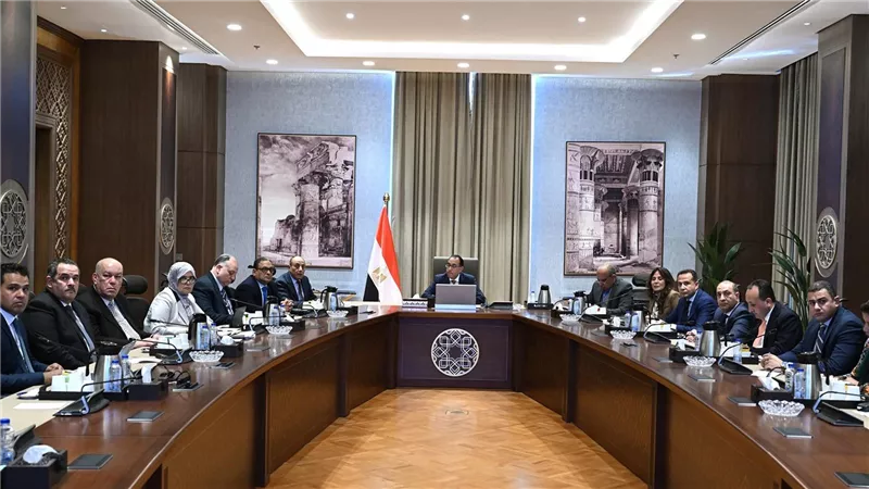 الحكومة تبدأ الإجراءات التنفيذية لطرح إدارة وتشغيل المطارات بشركات القطاع الخاص