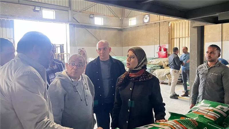  رئيس جهاز السويس الجديدة  تتفقد مصانع وشركات بالقطاع الصناعي الأول