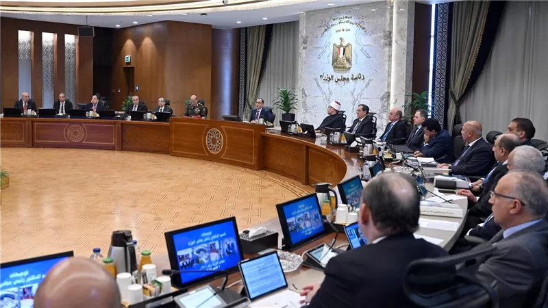 رئيس الوزراء يُشيد بقرارات البنك المركزي التي تستهدف مواصلة جهود التحول نحو إطار مرن لاستهداف التضخم