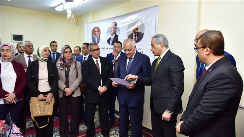 وزير العمل ومحافظ الجيزة يطلقان البث التجريبي للمنصة الإلكترونية للعمالة غير المنتظمة 
