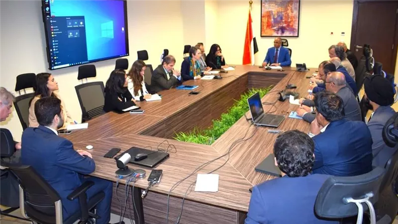 وزير الإسكان يتابع موقف تنفيذ محطات التحلية ضمن الخطة الاستراتيجية لتحلية مياه البحر