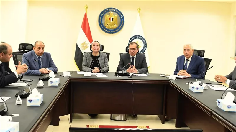6 وزراء يبحثون آليات التعاون لإنتاج وقود الطيران المستدام