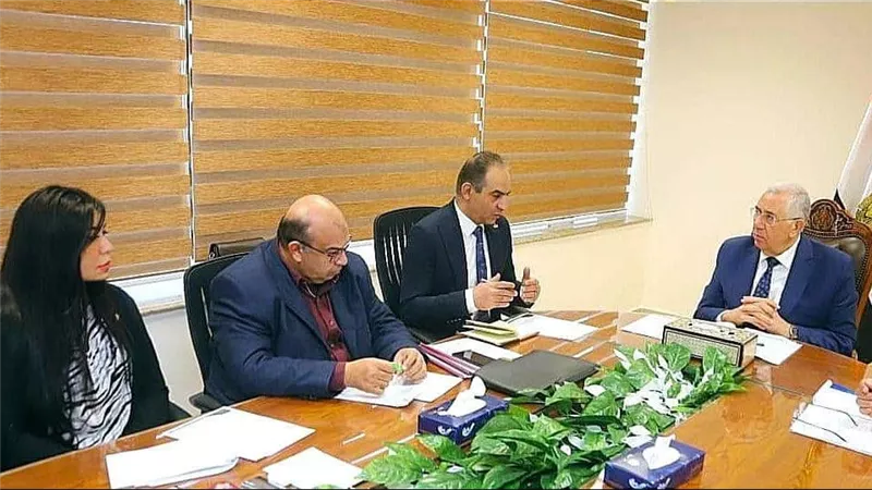 وزير الزراعة يبحث تعزيز تطبيقات برامج الابتكار والتكنولوجيا في مجال الزراعة