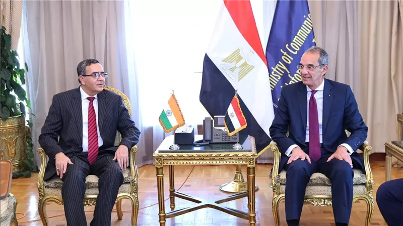  طلعت يشهد مراسم توقيع مذكرة تفاهم بين معهد تكنولوجيا المعلومات والمعهد الوطنى للإلكترونيات وتكنولوجيا المعلومات الهندى