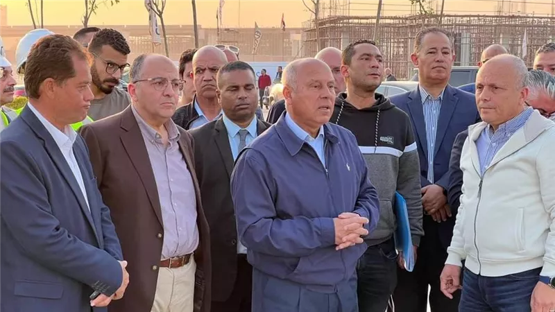 وزير النقل يتابع التقدم في معدلات تنفيذ مشروع تطوير ميناء السخنة