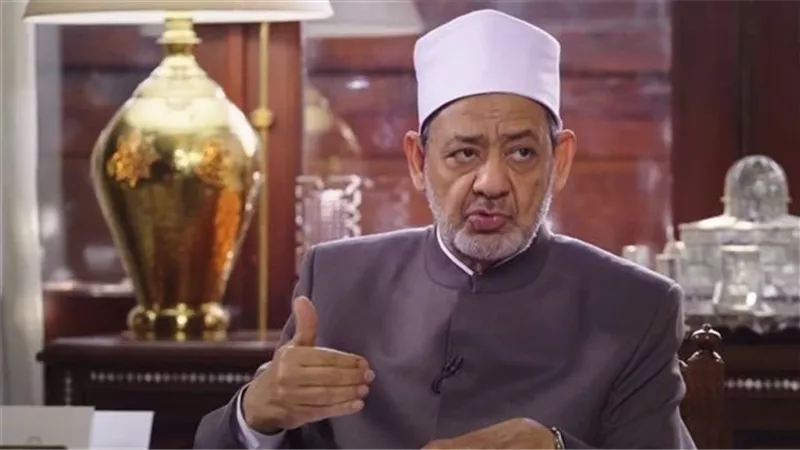 شيخ الأزهر: طغيان المادة والمذهب الحسي على بعض العلماء والأدباء ساقهم للإلحاد