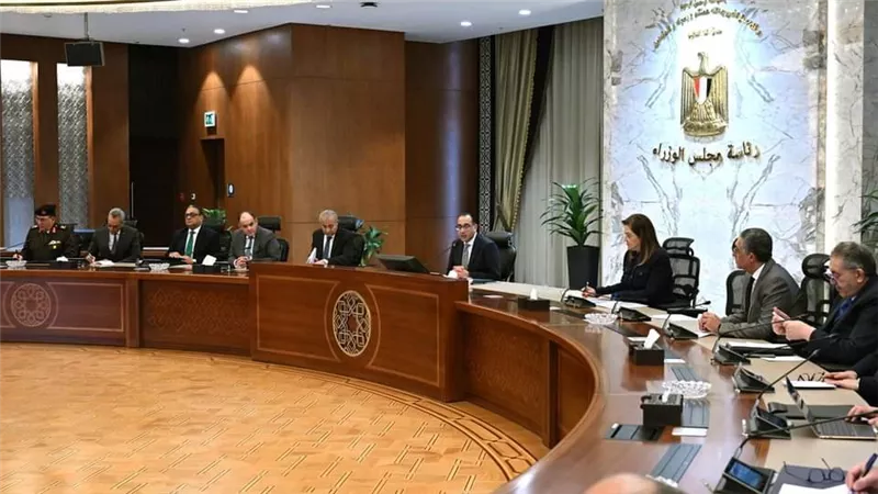 رئيس الوزراء يترأس اجتماع لجنة ضبط الأسواق وأسعار السلع
