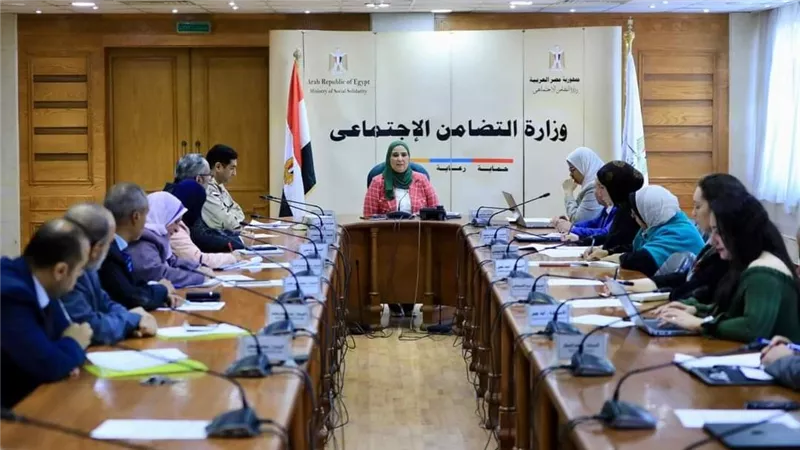 القباج تترأس اجتماع اللجنة الوزارية لحماية وتمكين العمالة غير المنتظمة