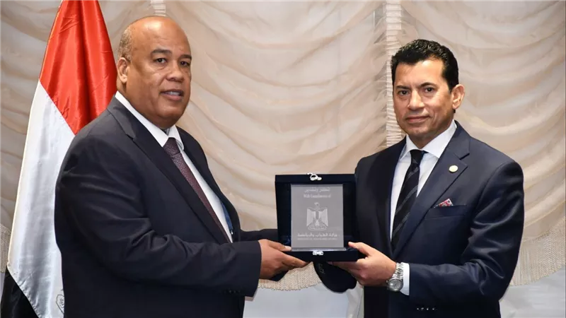 وزير الشباب والرياضة يشهد مراسم توقيع مذكرة تفاهم بين الوزارة والغرفة التجارية للقاهرة بشأن التعامل مع ظاهرة الهجرة غير الشرعية