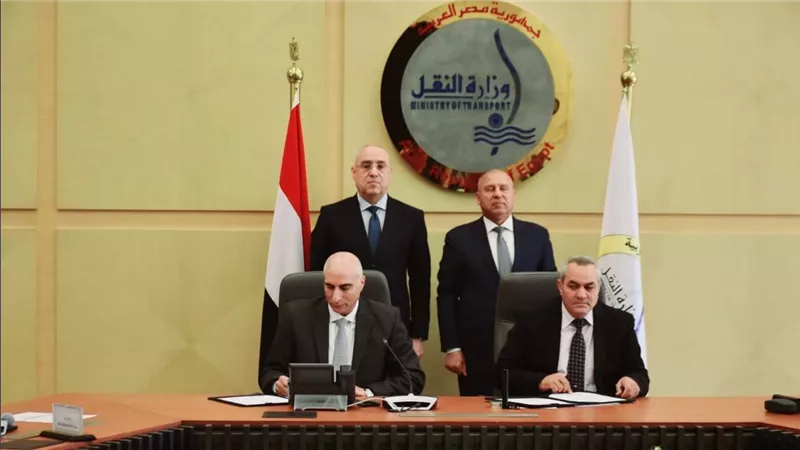 وزيرا النقل والاسكان يشهدان توقيع بروتوكول تعاون في مجالات النقل البري داخل المدن الجديدة