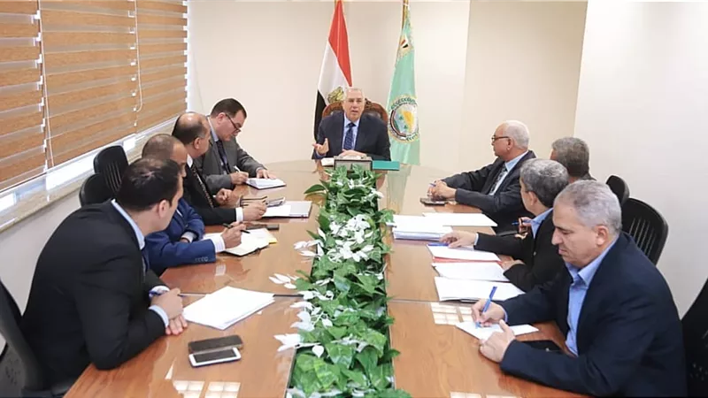 وزير الزراعة يتابع منظومة كارت الفلاح والتحول الرقمي في التقاوى وتطبيق نظام ال 