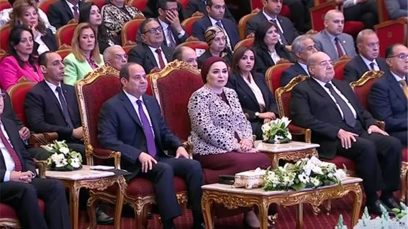 الرئيس يوجه الحكومة بدراسة زيادة مخصصات صندوق دعم الأسرة.. والرجولة مش بالصوت العالى