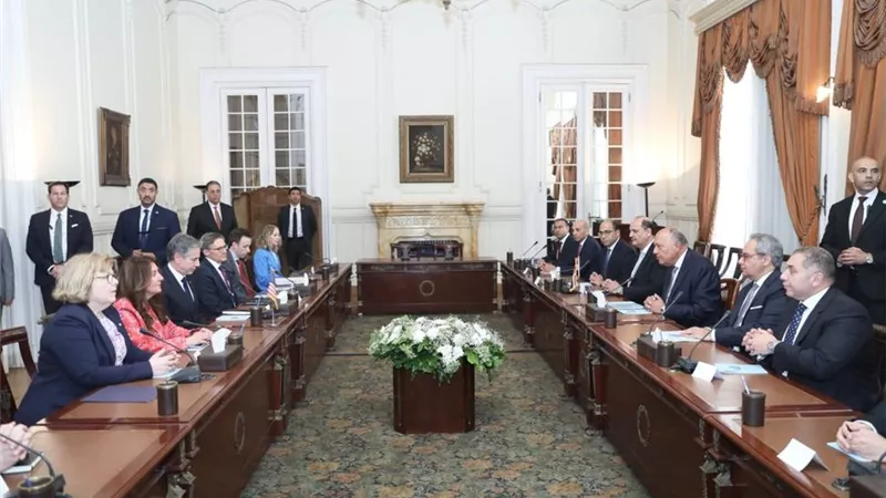 وزير الخارجية يستقبل وزير الخارجية الأمريكي