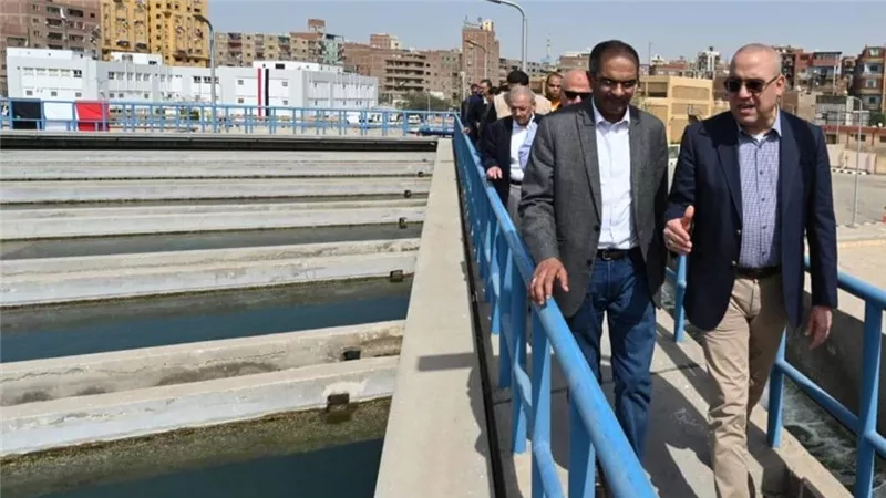 وزير الإسكان يتفقد مأخذ ومحطة مياه شبرا الخيمة بطاقة تصميمية 600 ألف م3 يومياً 