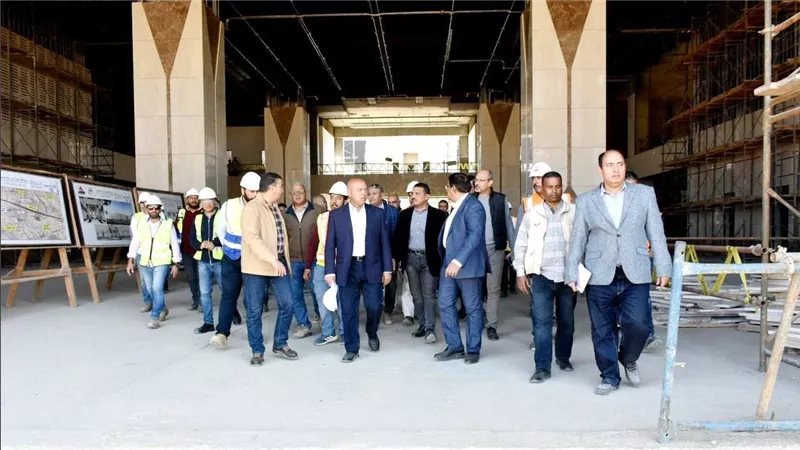 وزير النقل يتابع مشروع الخط الاول من شبكة القطار الكهربائي السريع (العين السخنة -العلمين - مطروح) 