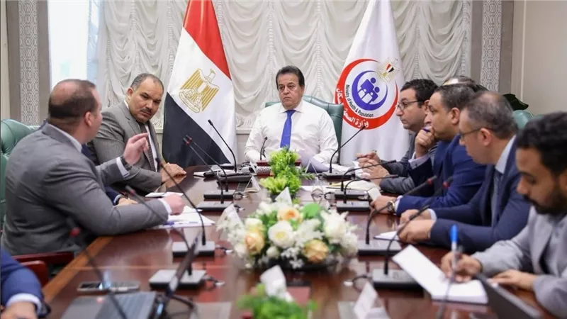 وزير الصحة يتابع الموقف التنفيذي لميكنة منظومة سلاسل الإمداد والتخزين الطبي بالوزارة