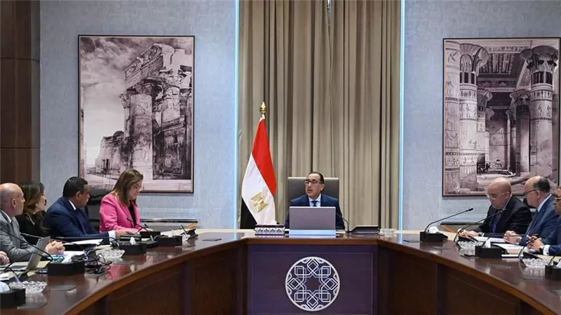 رئيس الوزراء يُتابع الموقف التنفيذي للمشروعات السكنية 