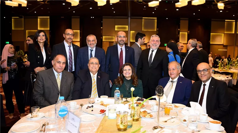 وزيرة الهجرة تشارك في 