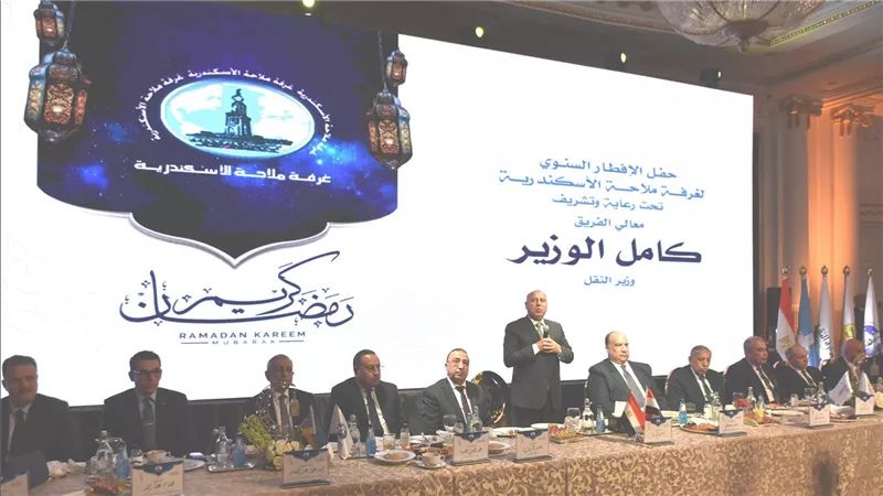 وزير النقل يلتقي رئيس و أعضاء غرفة ملاحة الإسكندرية وممثلي المجتمع الملاحي 