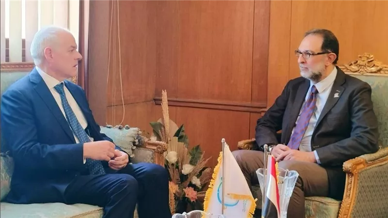 رئيس هيئة سلامة الغذاء يستقبل السفير الأسترالي لدى القاهرة ويبحثان أوجه التعاون المشترك في مجال سلامة الأغذية