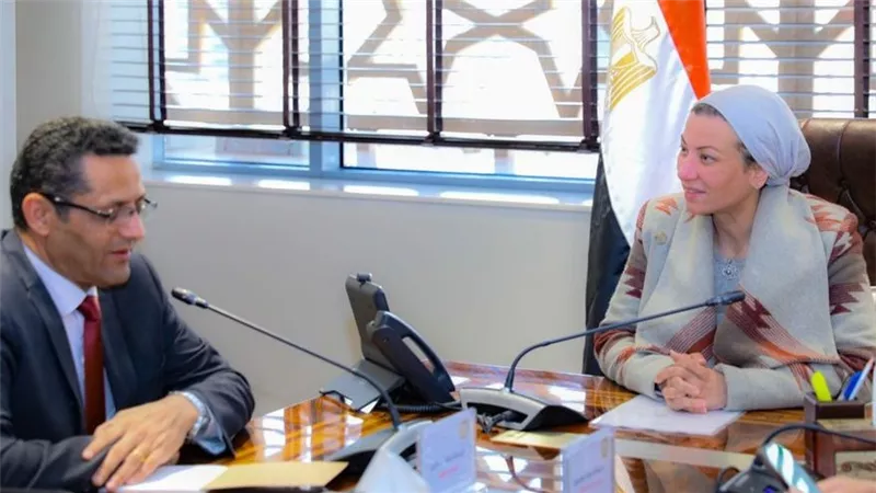 وزيرة البيئة تلتقى نقيب الصحفيين لبحث سبل التعاون في دعم الصحافة البيئية في مصر 