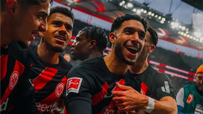  الدوري الألماني.. مرموش يقود هجوم فرانكفورت أمام برلين 