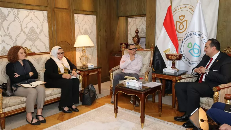 رئيس هيئة الرعاية الصحية يبحث مع المدير القُطري لهيئة إنقاذ الطفولة تعزيز الدور الوطني لهيئة الرعاية في تقديم الخدمات الصحية 
