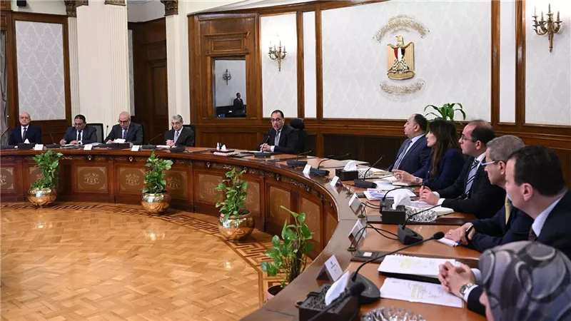 رئيس الوزراء يتابع جهود فض التشابكات المالية بين وزارتي الكهرباء والإسكان والمرافق والمجتمعات العمرانية 