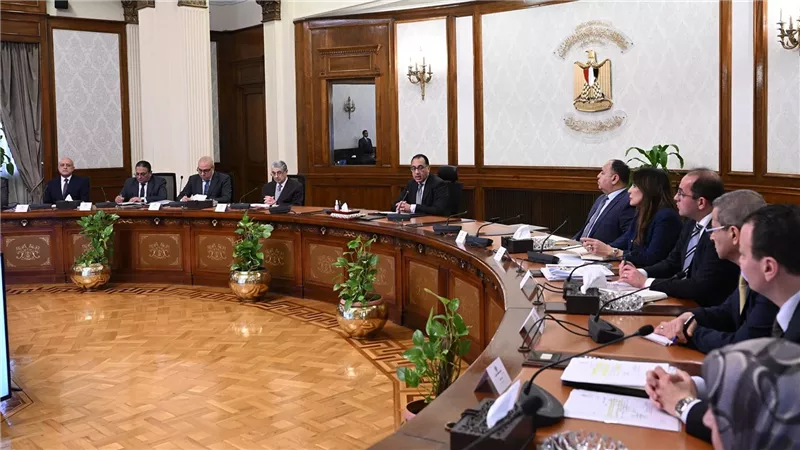 رئيس الوزراء يتابع جهود فض التشابكات المالية بين وزارتي الكهرباء والإسكان والمرافق والمجتمعات العمرانية 