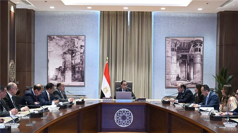 رئيس الوزراء يتابع الموقف التنفيذي للإفراج الجمركي عن البضائع في الموانئ وتطبيق منظومة الشحن المُسبق