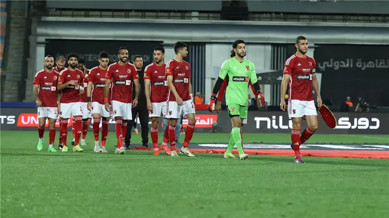 بيبو يعاقب لاعبي الأهلي بعد خسارة 5 نقاط في الدوري