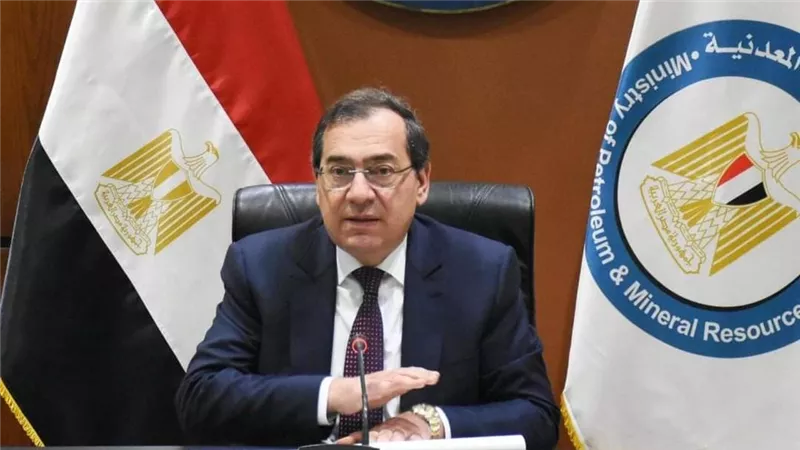 تنفيذاً لإستراتيجية وزارة البترول لخفض الانبعاثات.. بدء انشاء محطة كهرباء من الطاقة الشمسية بأسيوط