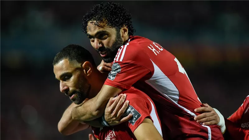 آخرهم الشحات..7 غيابات تضرب الأهلي قبل مواجهة إنبي